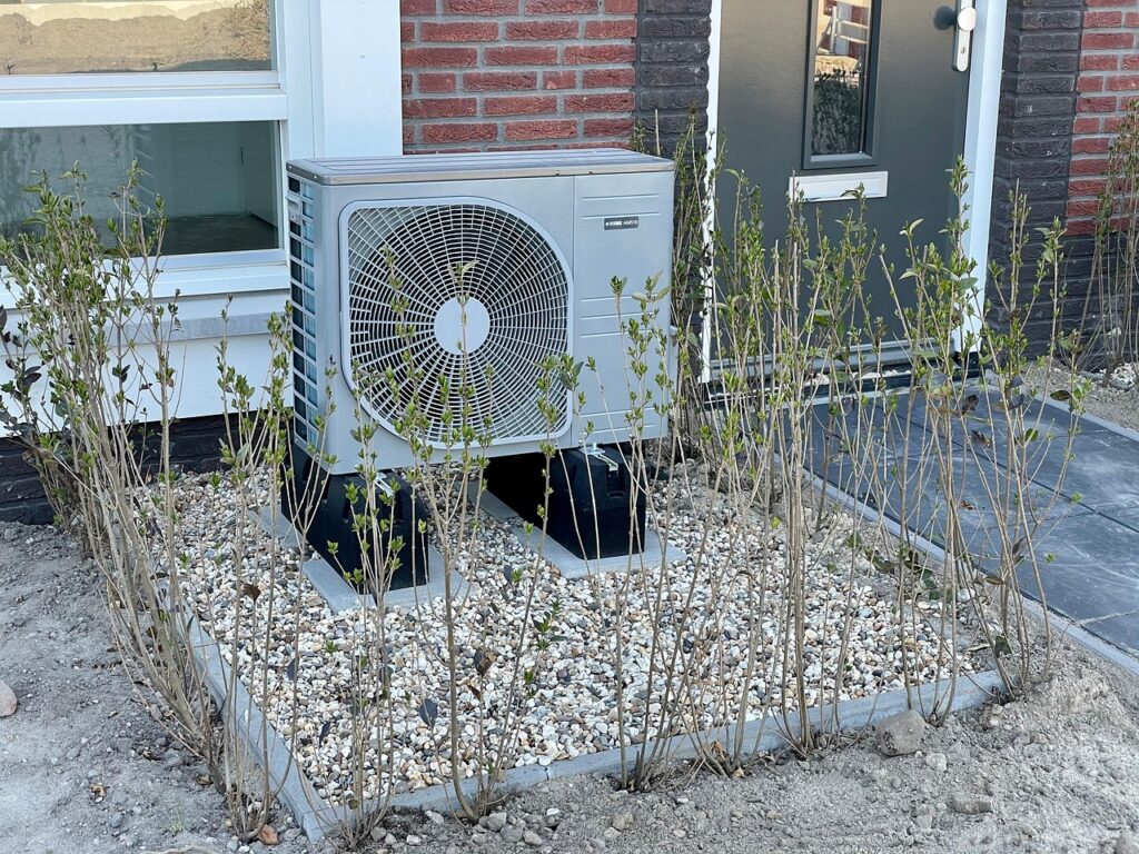 Montering af varmepumpe