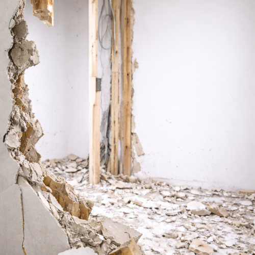 Nedrivning af væg